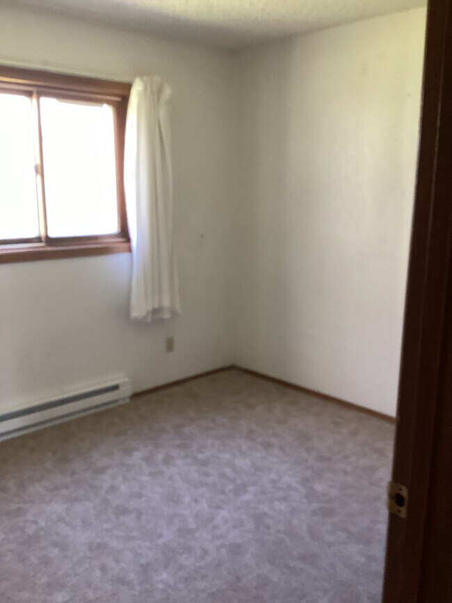 Building Photo - 1820 Waukesha Ave