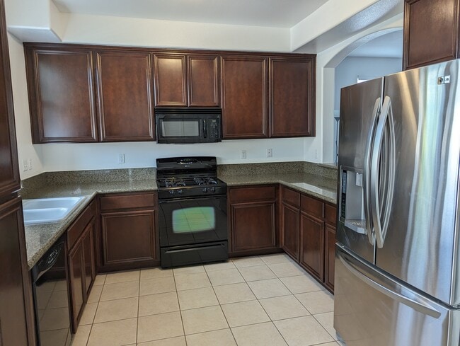 Kitchen - 305 W Duarte Rd