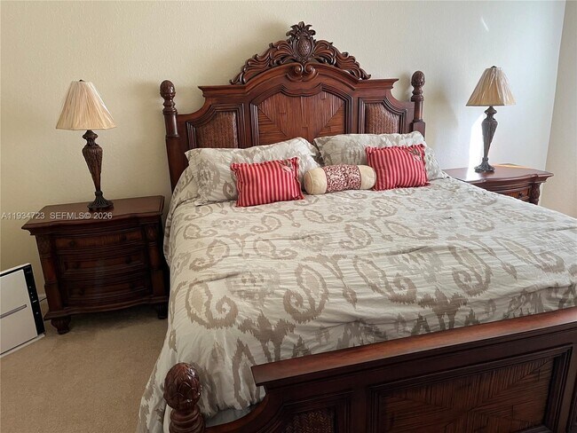 Building Photo - 3500 Oaks Clubhouse Dr