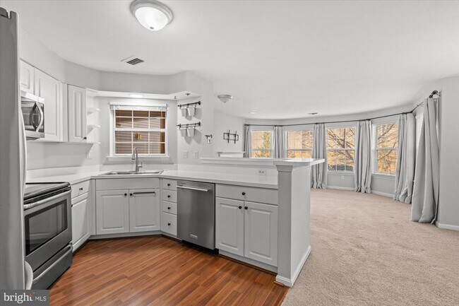 Building Photo - 5600 Willoughby Newton Dr