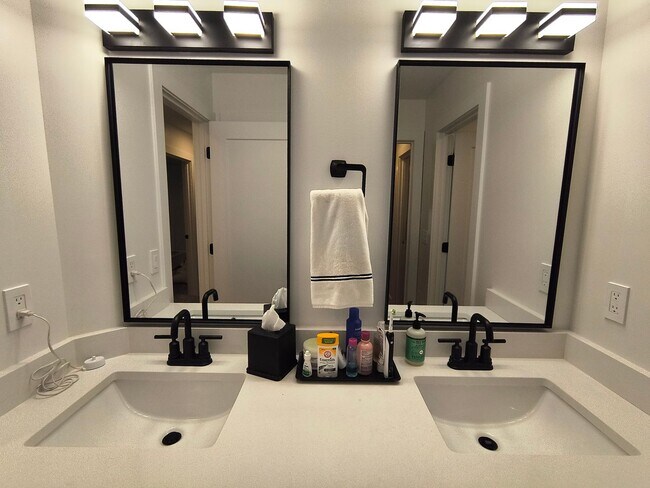 Building Photo - Modern 3-Bedroom Home Near Lake Manawa – Lake Views & Smart Home Features!