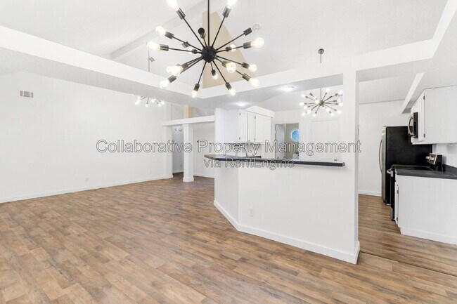 Building Photo - 6 English Saddle Ct