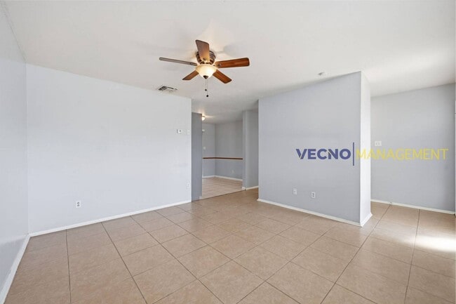 Building Photo - 701 Aviaton Ave