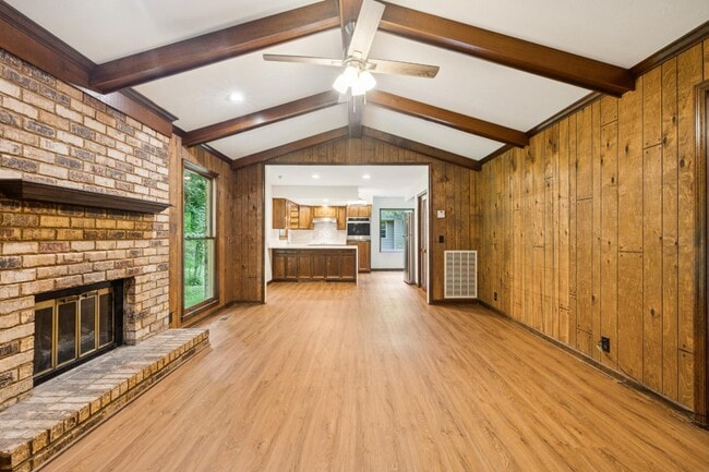 Building Photo - 1972 Sunnyside Dr