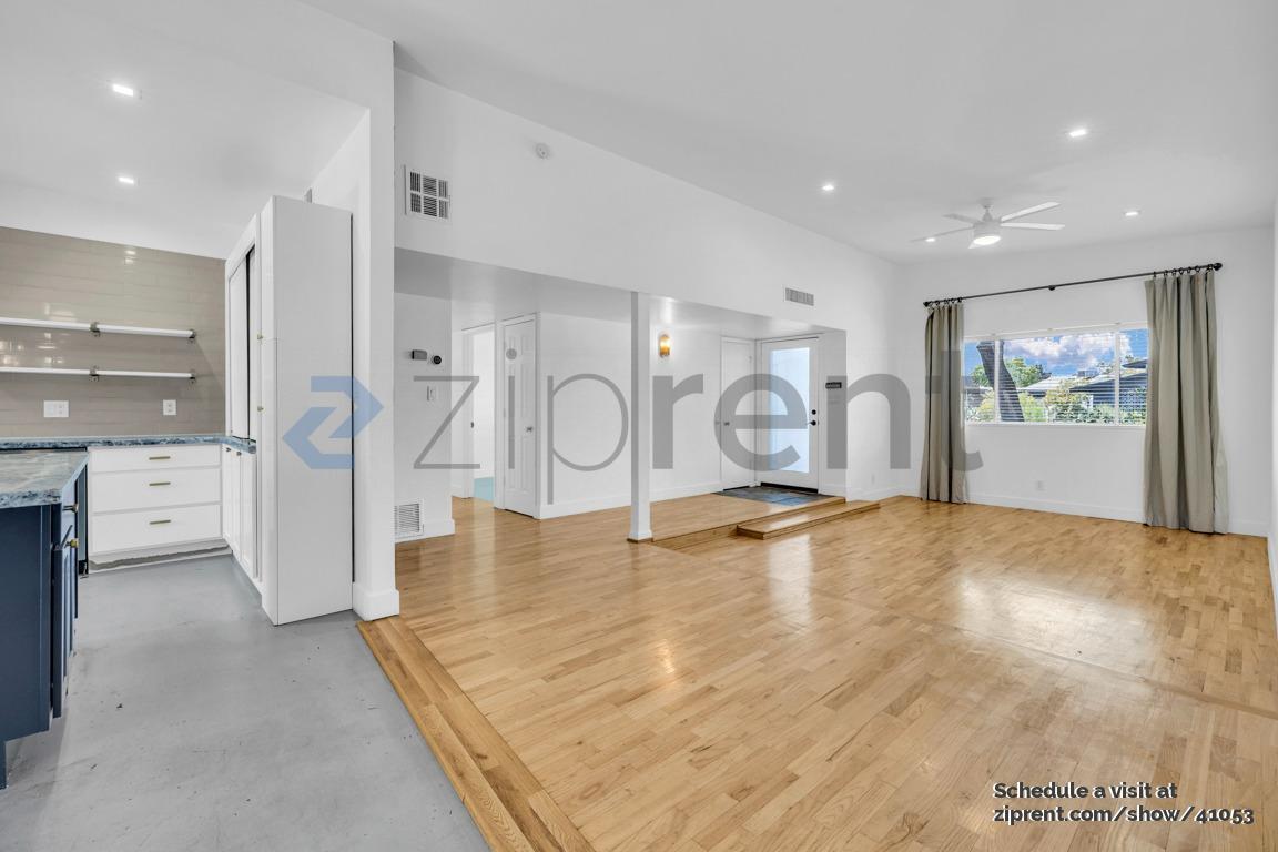 Building Photo - 745 E Loyola Dr