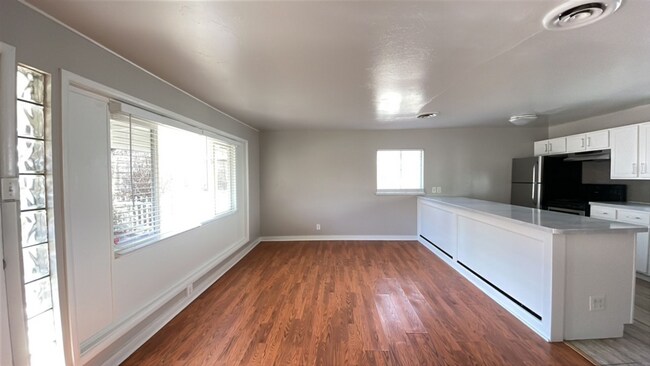 Building Photo - 8113 W 10th Ave