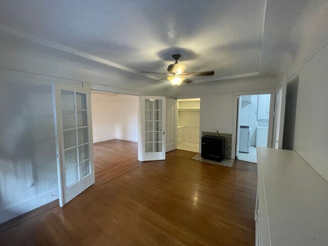 Building Photo - Charming one-bed, one-bath apartment in Mi...