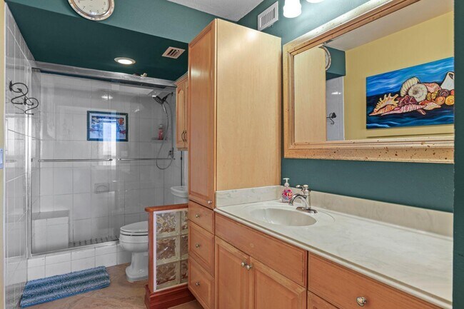 Building Photo - 9940 S Ocean Dr
