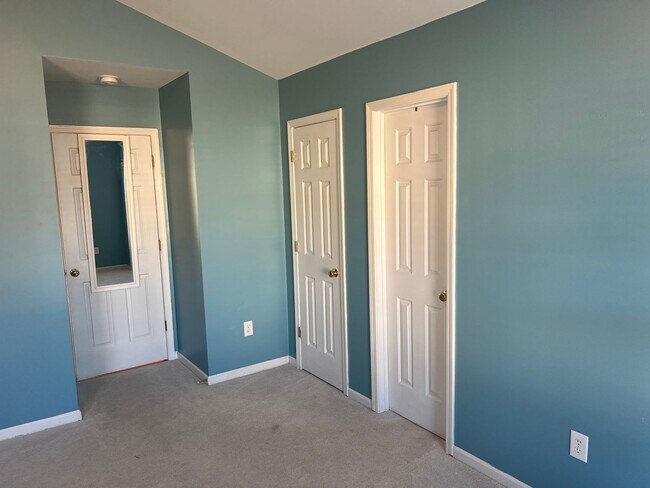 Building Photo - Pet-friendly, 3 Bedroom, 2 Bath Home with Fenced Yard in St. James School Area! Available in May!