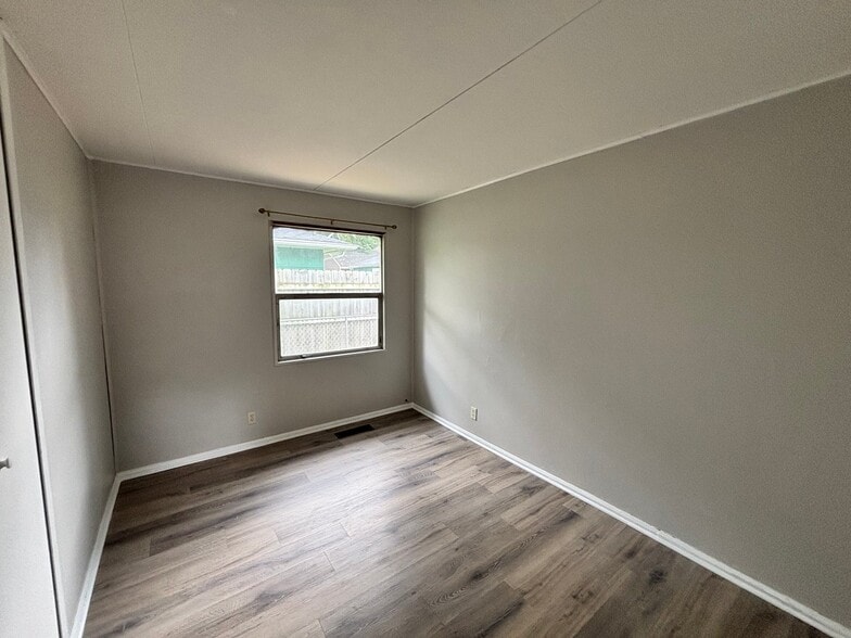 Building Photo - 5662 Ralston Ave