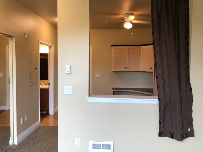 Building Photo - Fairhaven Harris Square Studio Condo For Rent in Historic Fairhaven