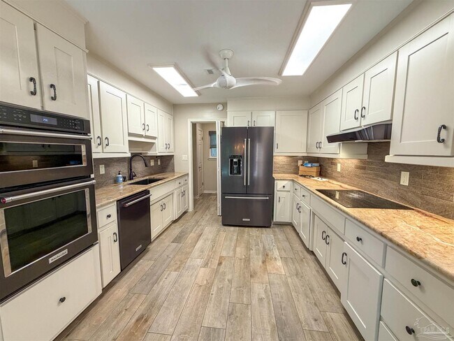 Building Photo - 7707 Beechwood Dr
