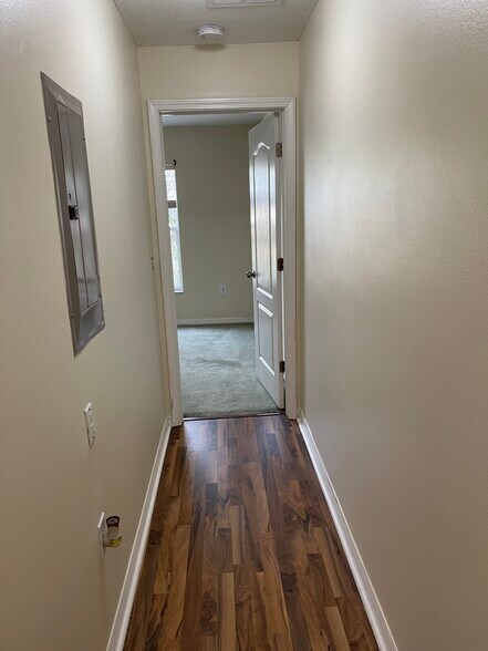 Building Photo - 4213 Winding Vine Dr
