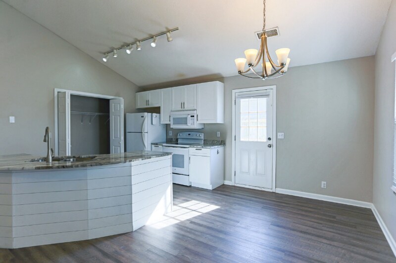 Building Photo - 350 Pawnee Trail