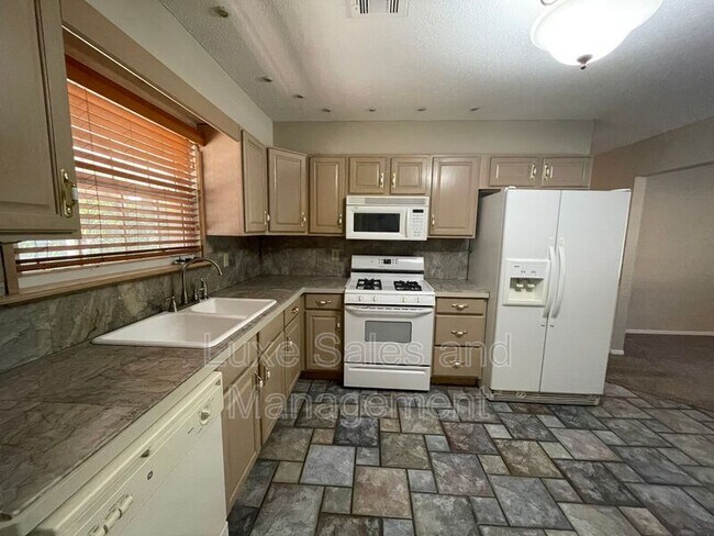 Building Photo - 1116 Harrington Dr