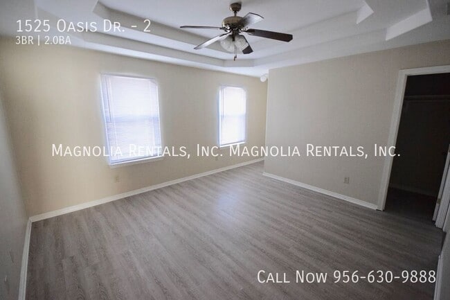 Building Photo - 1525 Oasis Dr