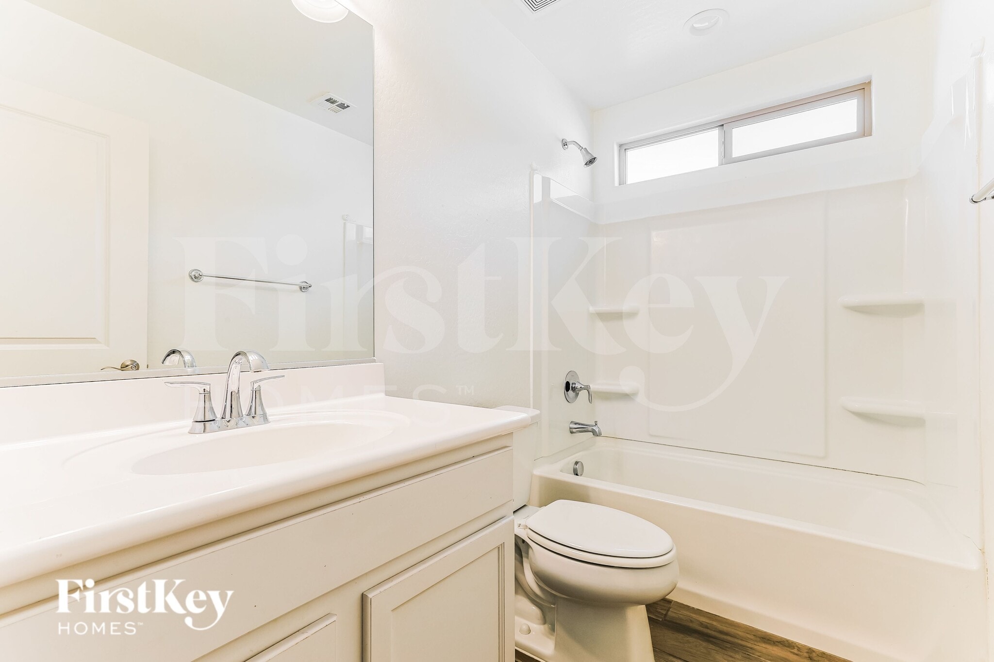 Building Photo - 6926 E Butte St