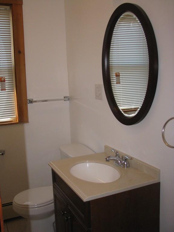 Building Photo - 384 Medford St