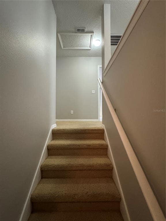 Building Photo - 559 Hiawatha Palm Pl