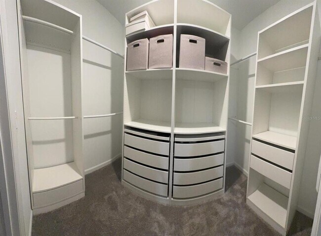 Building Photo - 3054 Chantilly Dr