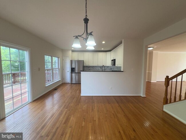 Building Photo - 24652 Kings Canyon Square