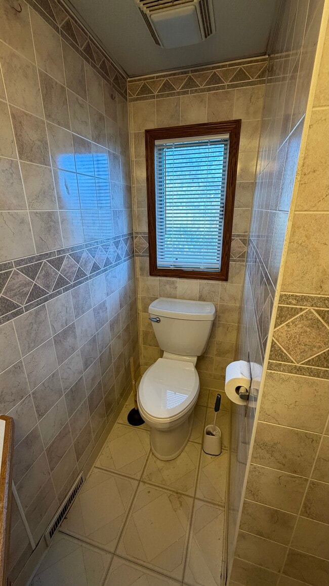 Building Photo - 119 7th Ave NE