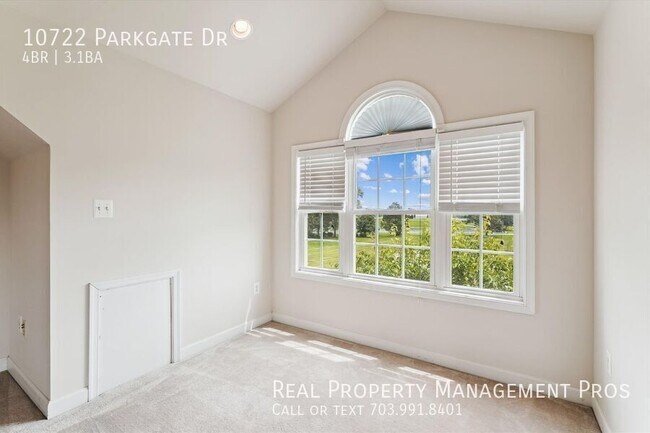 Building Photo - 10722 Parkgate Dr