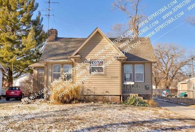 Building Photo - 3620 E 7th St