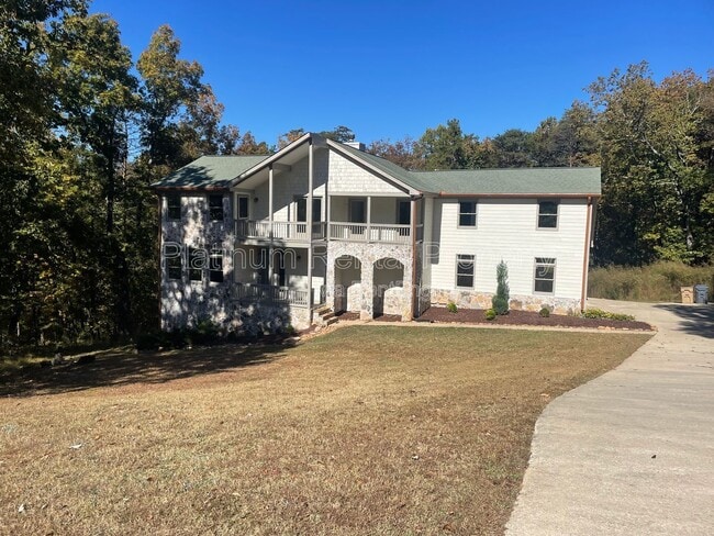 Building Photo - 1305 Smithdale Heights Dr