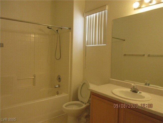 Building Photo - 211 Tayman Park Ave