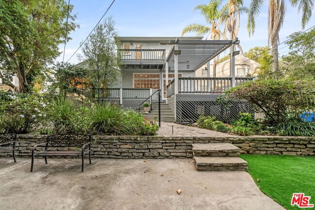Building Photo - 10384 Northvale Rd