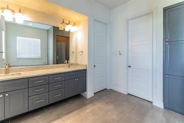 Building Photo - 404 Templeton Dr