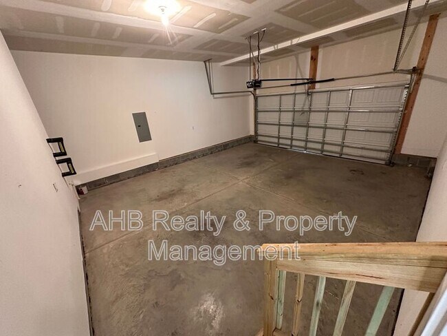 Building Photo - 850 Longleaf Pine Pl