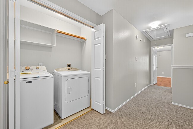 Building Photo - 30 Verbena Bend Pl