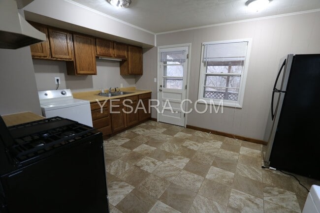 Building Photo - 124-124 Melrose Ct