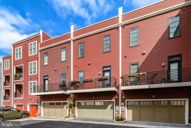 Building Photo - 2004 Potomac Ave