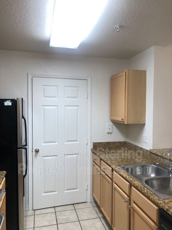 Building Photo - 870 Regatta Bay Dr