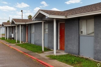 Building Photo - 1010 Behmann St