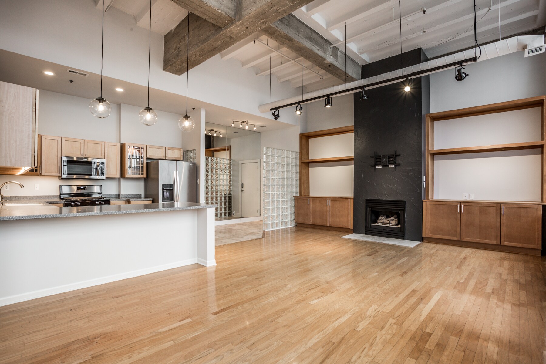 Building Photo - 611 N Park Ave