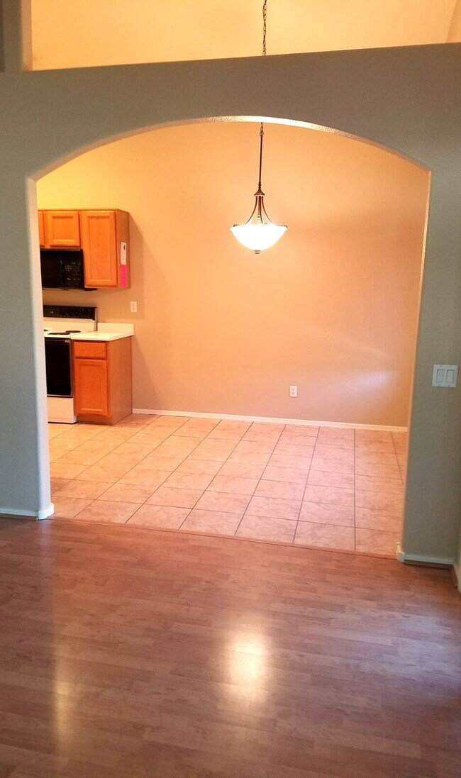 Building Photo - BEAUTIFUL CHANDLER HOME WITH LARGE YARD IN PRIME LOCATION