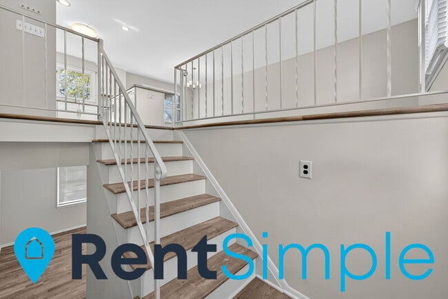 Building Photo - 12035 Stuart Ridge Dr