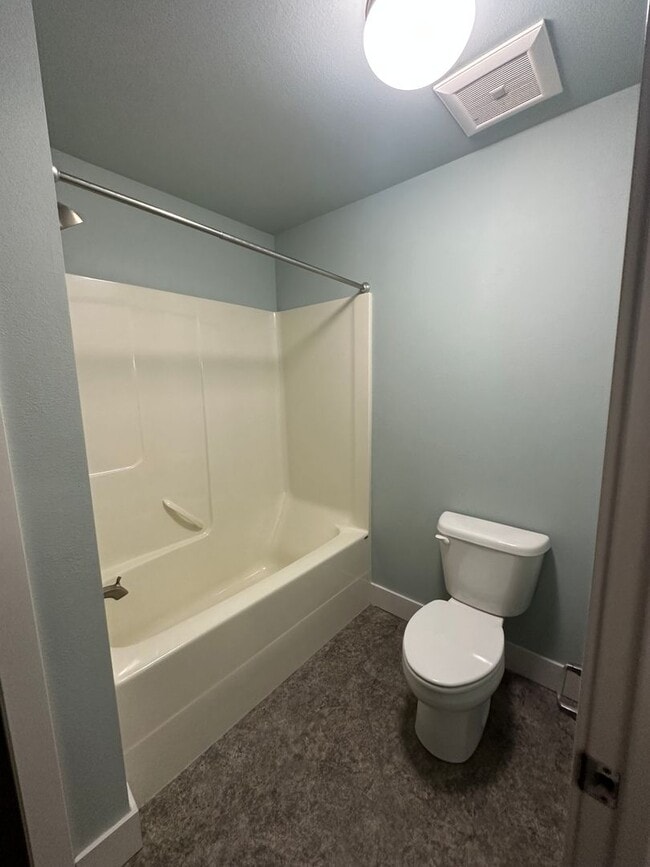 Building Photo - 4 Bedroom, 3 1/2 Bathroom House in Josephine Crossing Subdivision