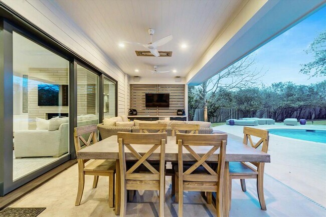 Building Photo - 5101 Cuesta Verde