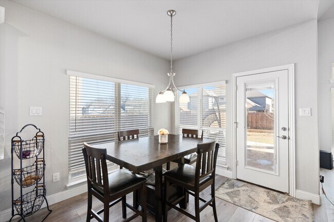 Building Photo - 1412 Summer Ln