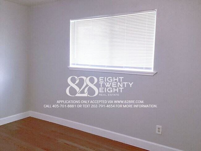 Building Photo - *AVAILABLE NOW* SPACIOUS 3 BED/1.5 BATH SINGLE FAMILY HOME IN MWC!