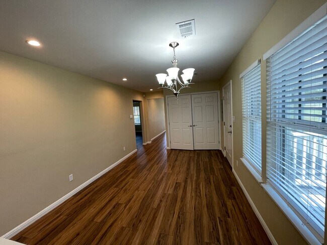 Building Photo - 9711 Thaxton Rd