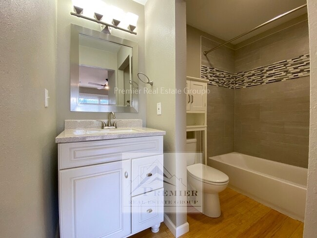 Building Photo - 790 San Bruno Pl