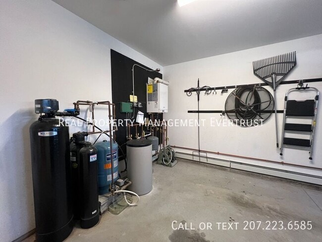 Building Photo - 65 Shore Rd