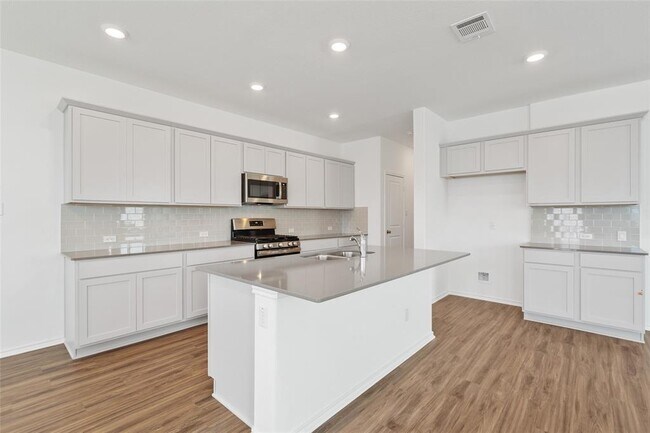 Building Photo - 301 Montauk Loop