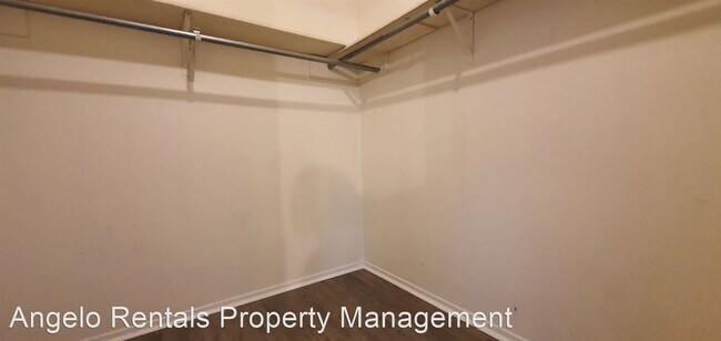 Building Photo - 4 br, 2 bath House - 2922 N. Oakes